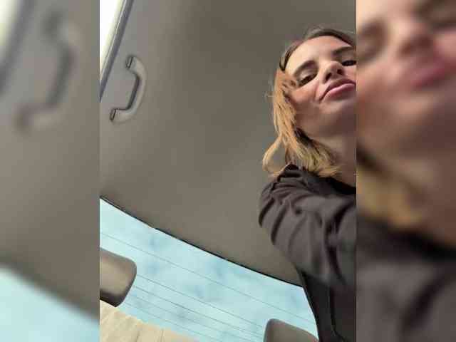 LedyMiya webcam