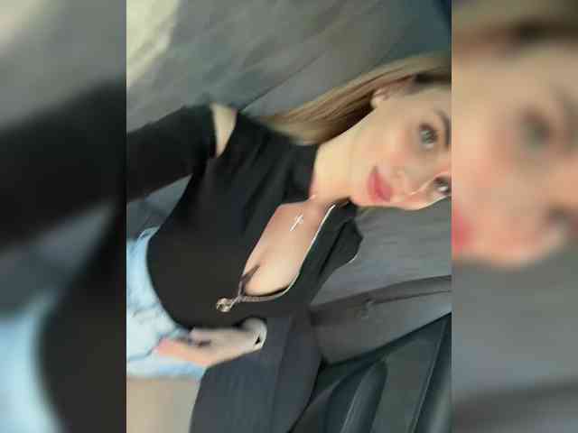 LedyMiya webcam