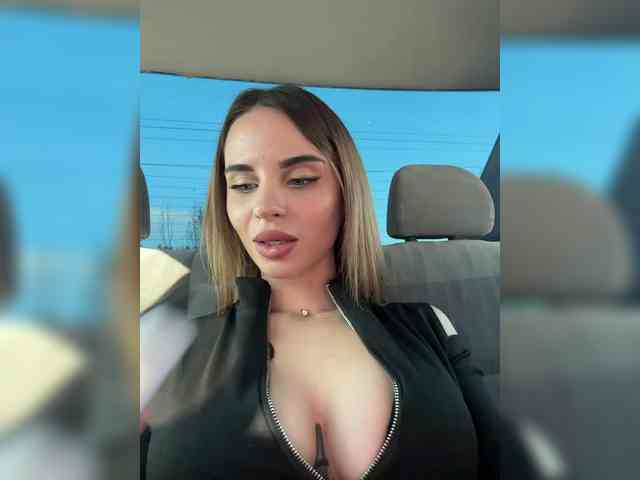 LedyMiya Live Webcam on BongaCams