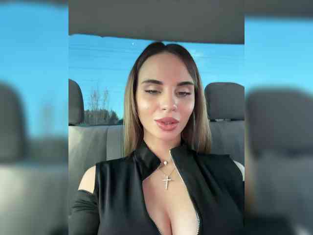 LedyMiya webcam