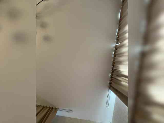 LedyMiya webcam