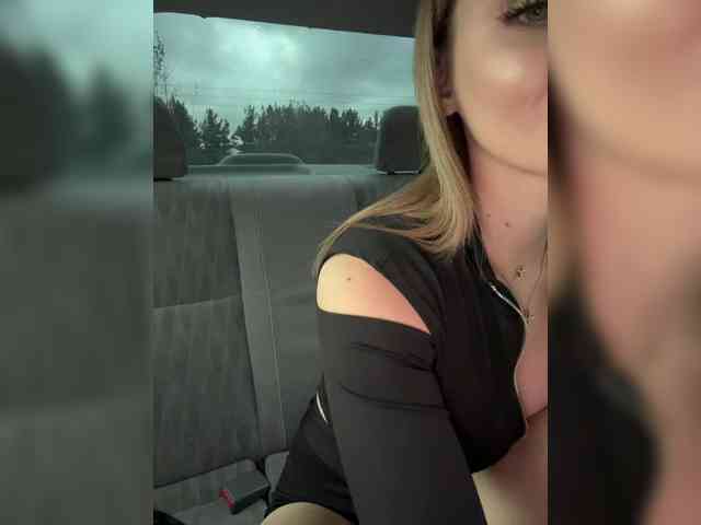 LedyMiya webcam