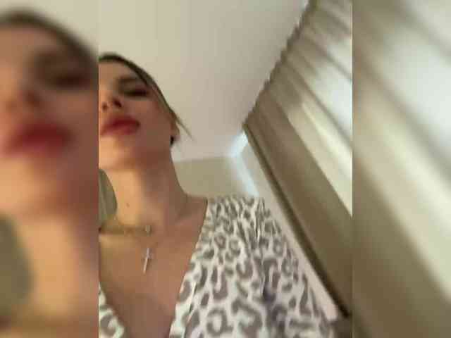 LedyMiya webcam