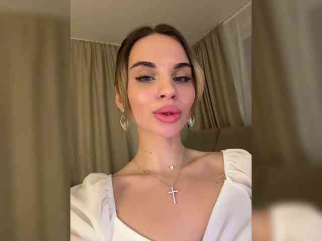 LedyMiya webcam