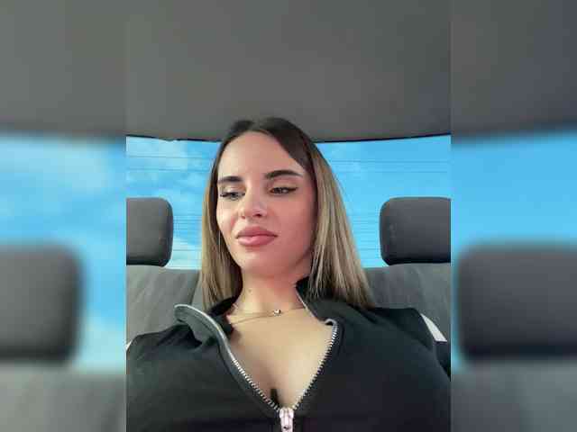LedyMiya webcam