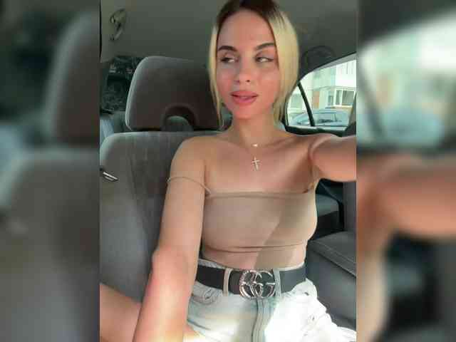 LedyMiya webcam