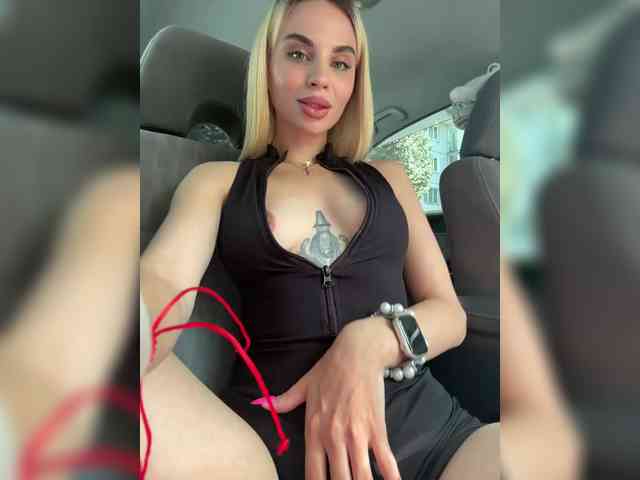 LedyMiya webcam