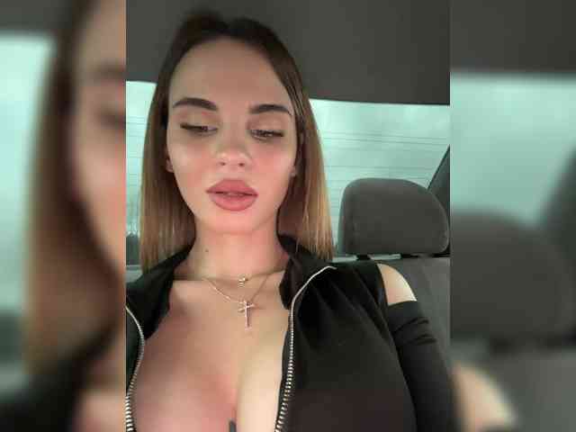 LedyMiya webcam