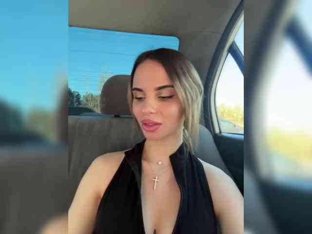 LedyMiya webcam