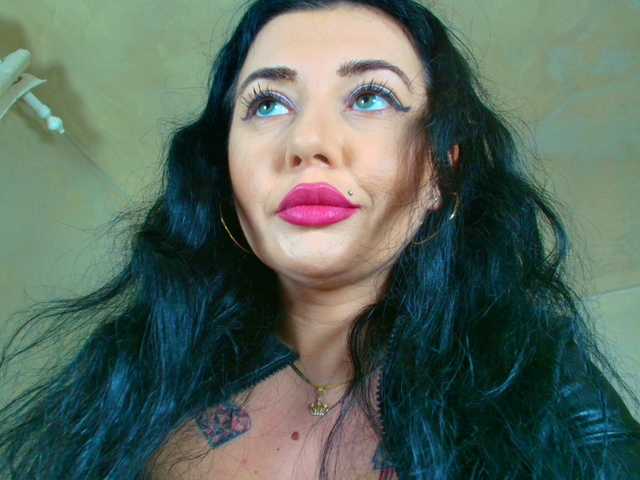 ParisVany26's BongaCams show and profile