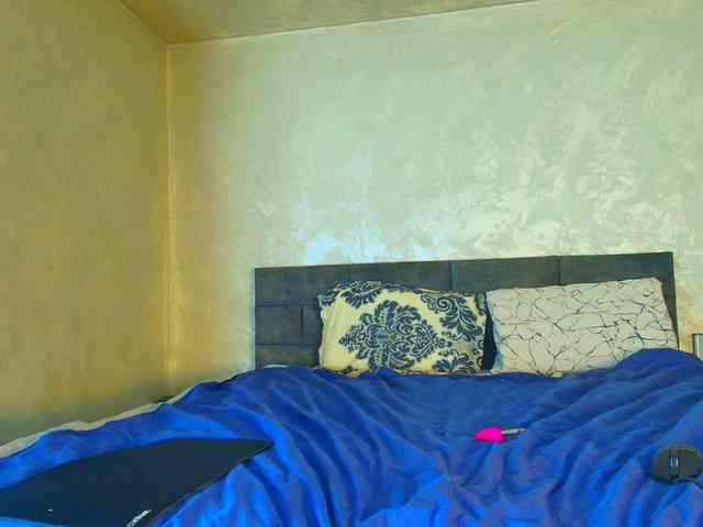 ParisVany26 Live Webcam on BongaCams