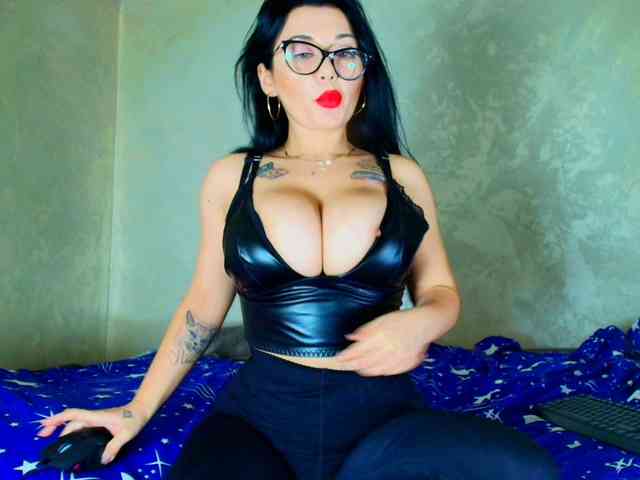 LauraVanessa webcam