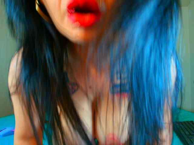 LauraVanessa webcam