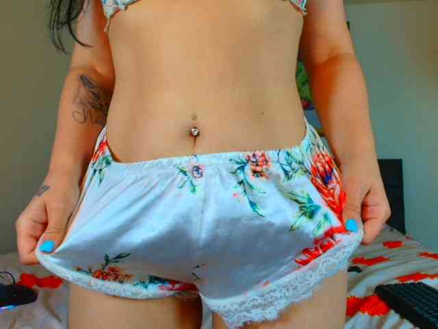 LauraVanessa webcam