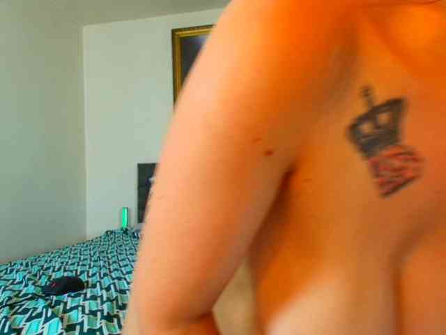 LauraVanessa webcam