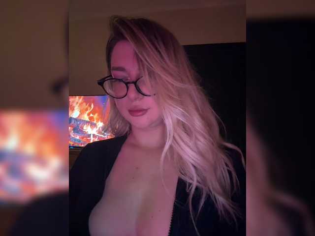 OhhMolly's BongaCams show and profile