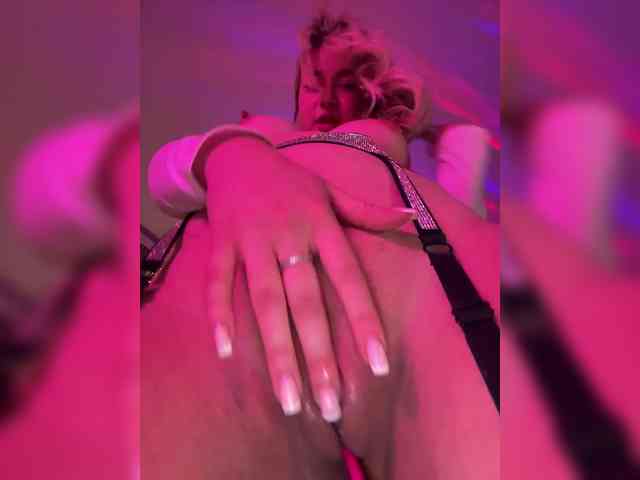 OhhMolly webcam