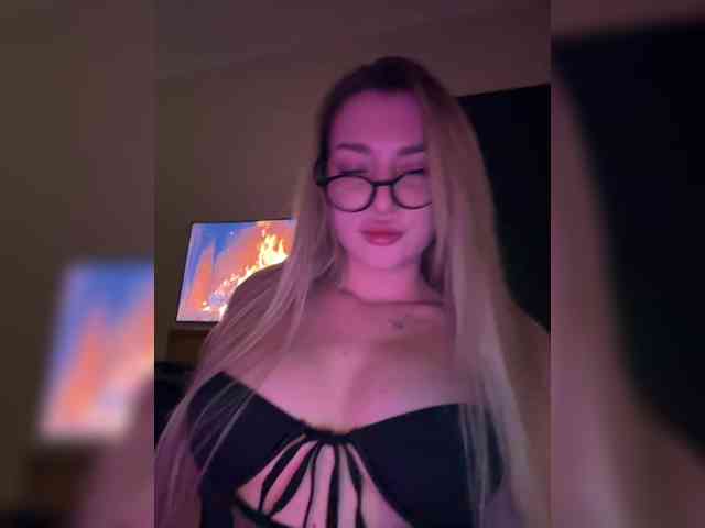 BadBlondi webcam