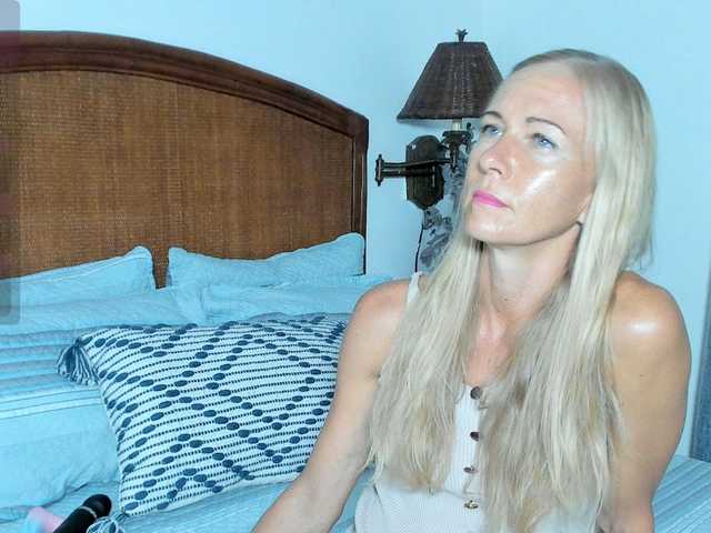 sweet-doll-20's BongaCams show and profile