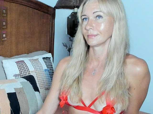 sweet-doll-20's BongaCams show and profile