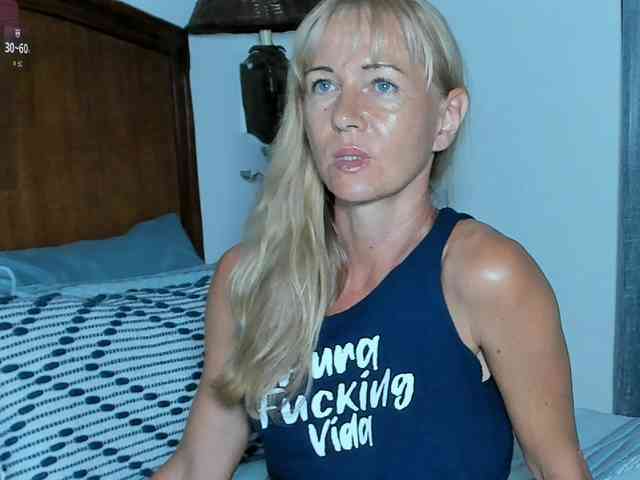 Christine_40 webcam