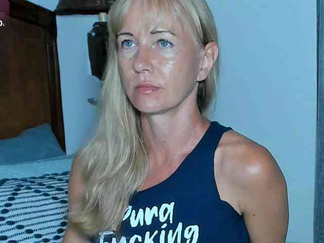 Christine_40 webcam