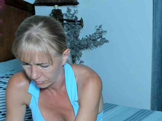 Christine_40 webcam
