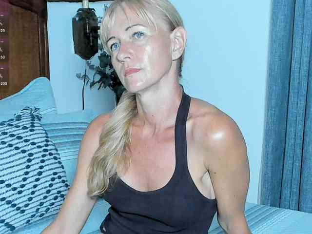 Christine_40 webcam