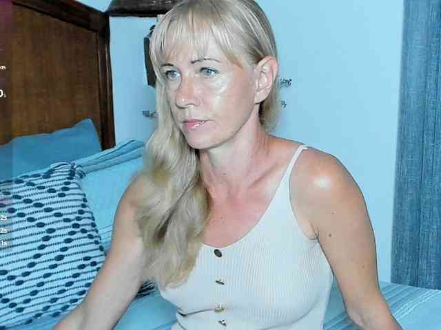 Christine_40 webcam