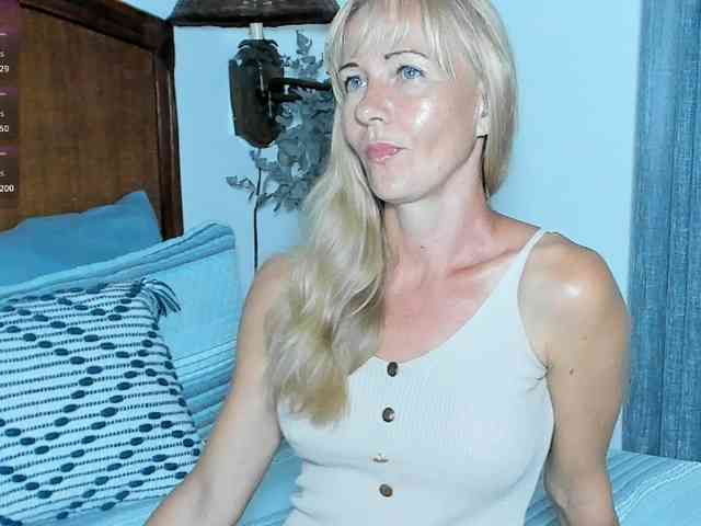 Christine_40 webcam