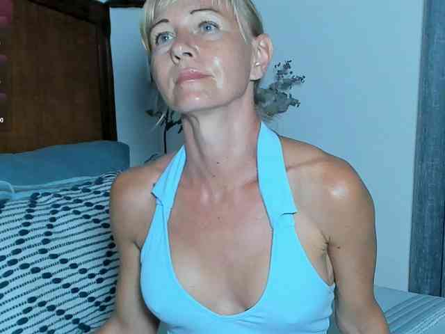 Christine_40 webcam