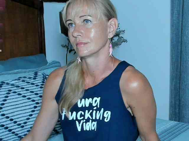 sweet-doll-20's webcam live show