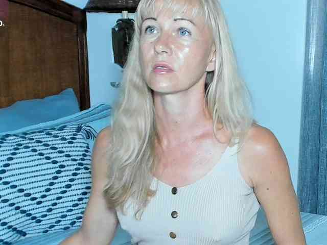 Christine_40 webcam