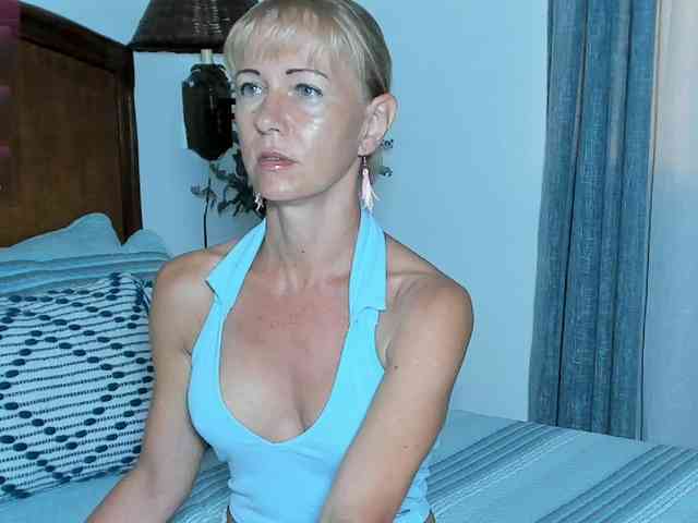 Christine_40 webcam