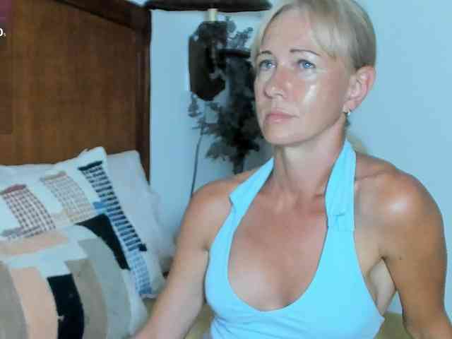 Christine_40 webcam