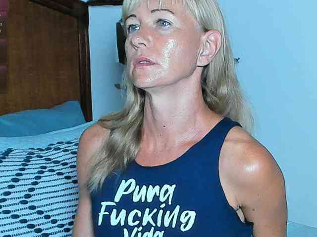 Christine_40 webcam