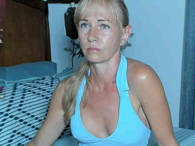 Christine_40 webcam