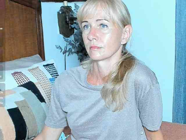 Christine_40 webcam