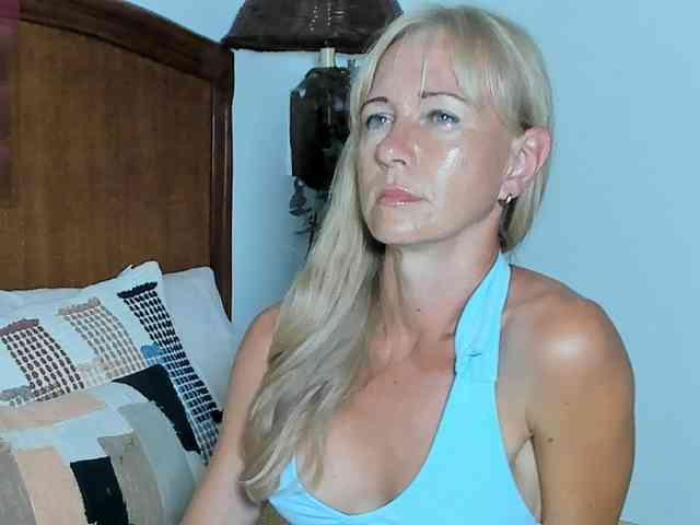 Christine_40 webcam