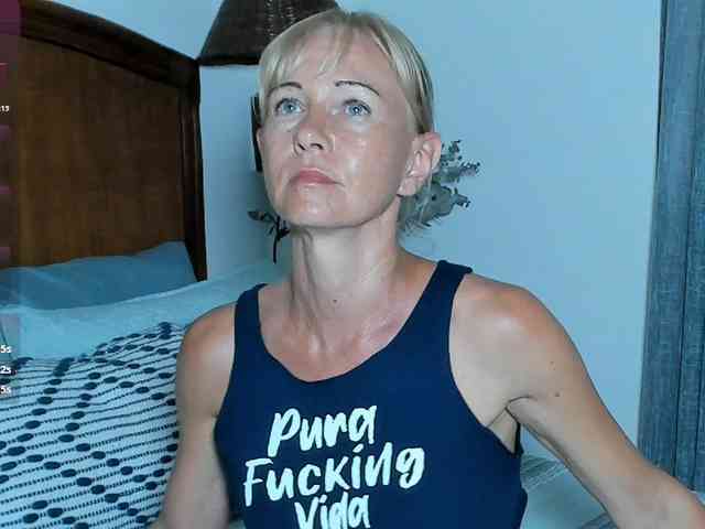 Christine_40 webcam