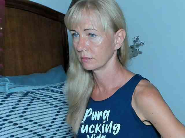Christine_40 webcam