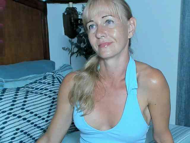 Christine_40 webcam