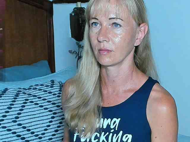 Christine_40 webcam