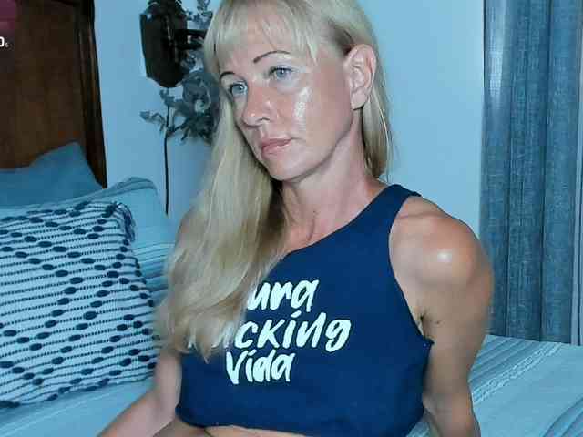 Christine_40 webcam
