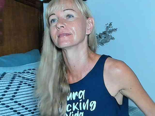 Christine_40 webcam
