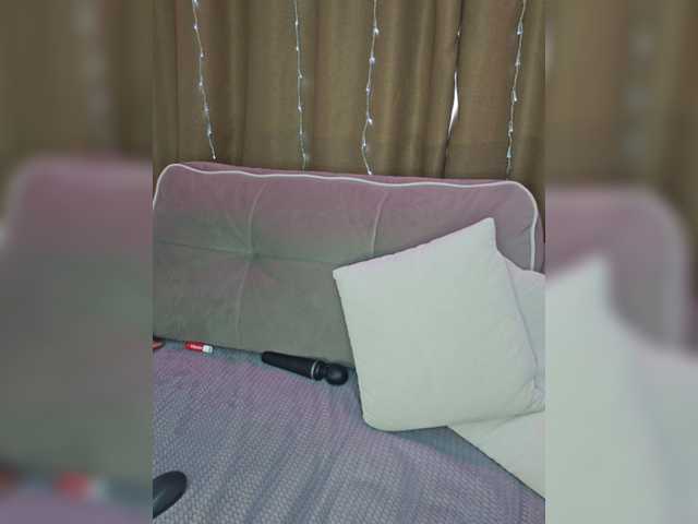 EditaMilf — I'm watching your camera in complete privacy) Private from 5 minutes!!!. The toy in the pussy works from 2 tokens) Favorite vibrations 9, 29, 97 tk. Bring to an ORGASM - throw many, many times 9 tokens into the chat