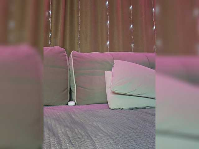 EditaMilf's BongaCams show and profile