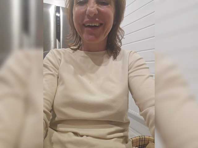 EditaMilf's BongaCams profile