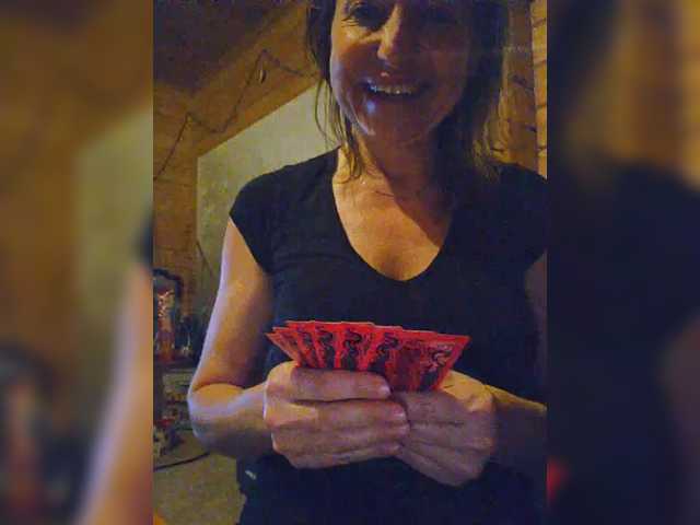 EditaMilf's BongaCams show and profile