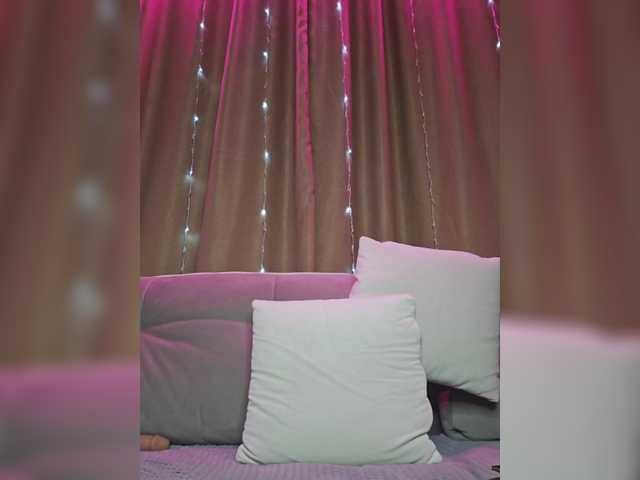 EditaMilf's BongaCams show and profile